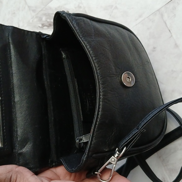 Mini crossbody purse. Black Leather from Lueent Canada - Picture 7 of 8